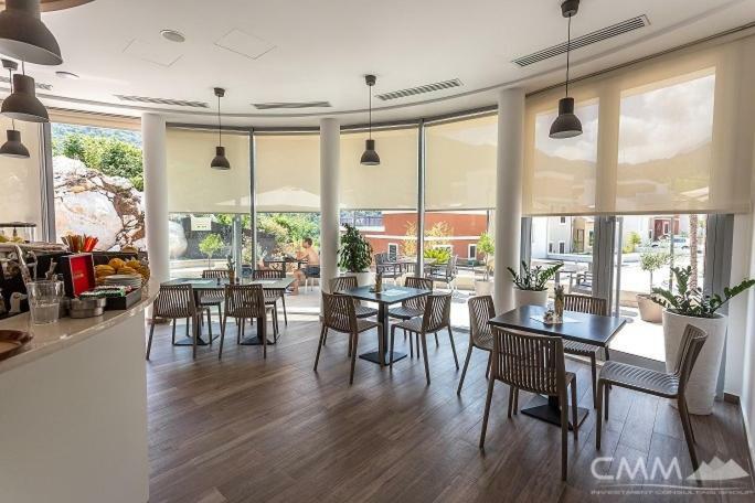 Luxury 1 Bedroom Apartment With Cozy Garden D2-2 In Morinj Kotor Exterior photo