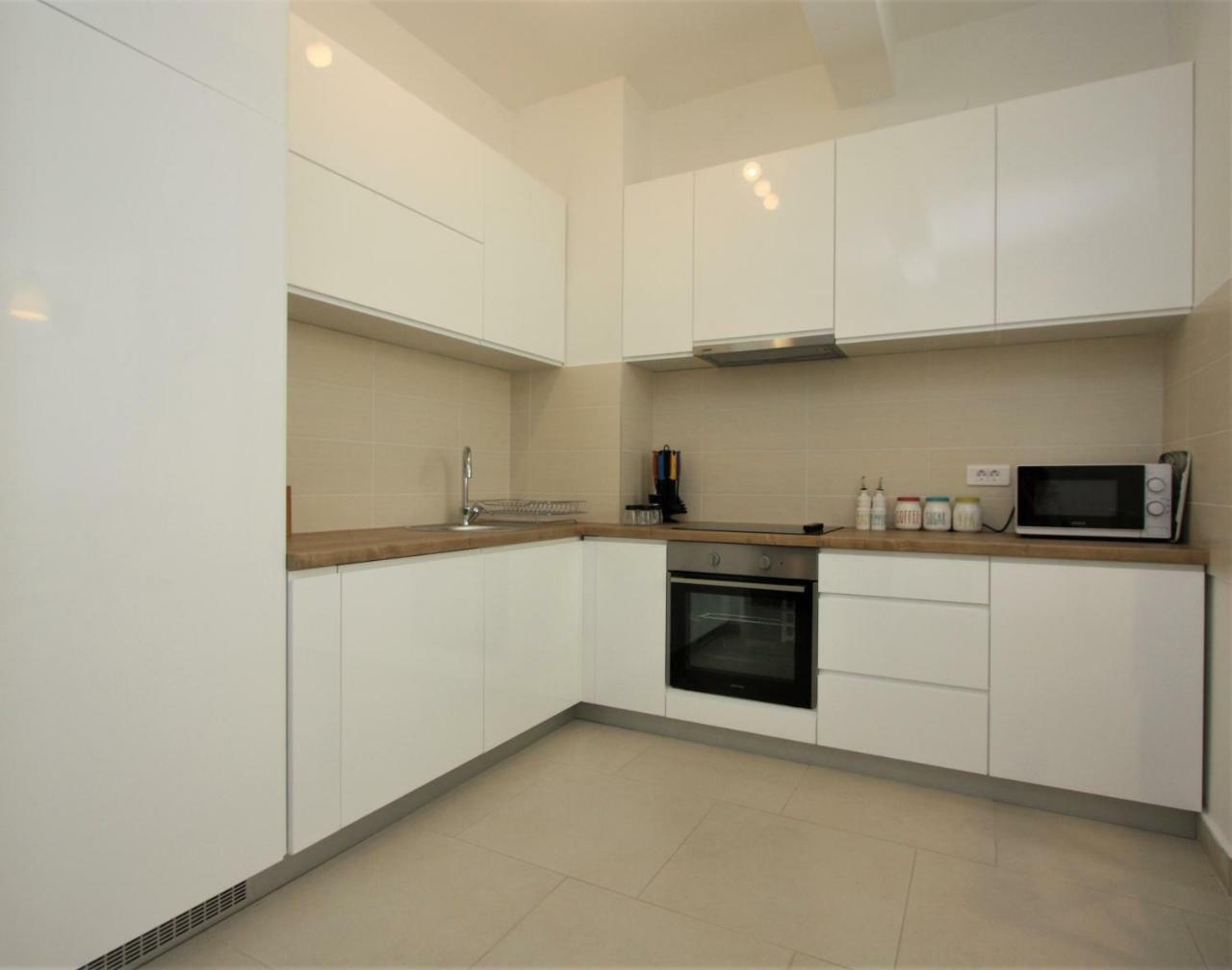 Luxury 1 Bedroom Apartment With Cozy Garden D2-2 In Morinj Kotor Exterior photo