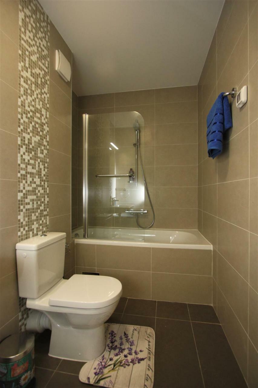 Luxury 1 Bedroom Apartment With Cozy Garden D2-2 In Morinj Kotor Exterior photo
